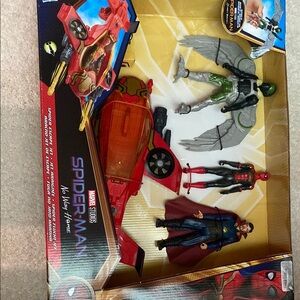 Marvel Red and Green Action Figures Playset